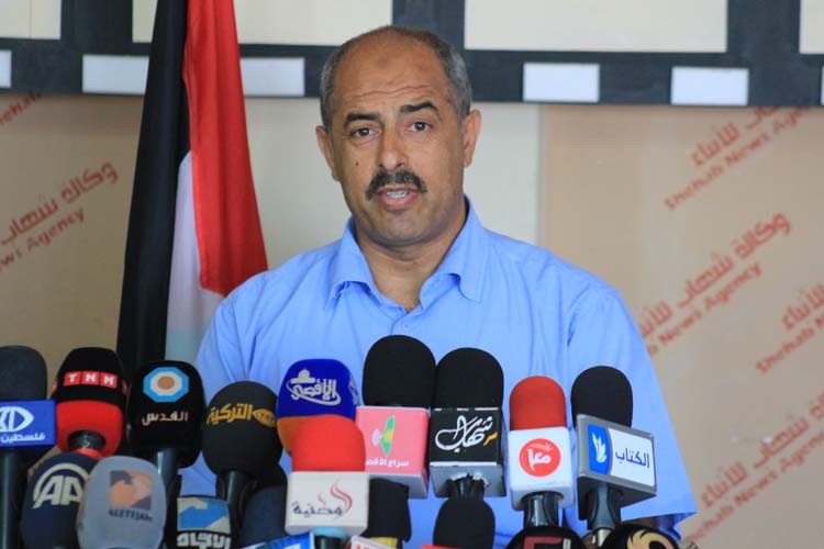 نقيب موظفي "غزة" يُقدم استقالته عقب تكليف شقيقه برئاسة اللجنة الإدارية الحكومية بغزة