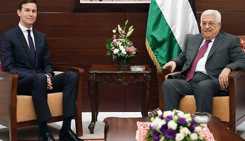 عريقات يشيد بلقاء الرئيس مع مبعوثي ترامب