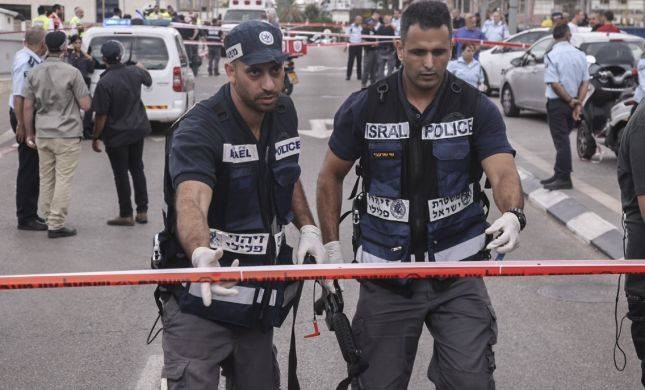 إصابة 4 مستوطنين بعملية طعن في "تل أبيب" المحتلة