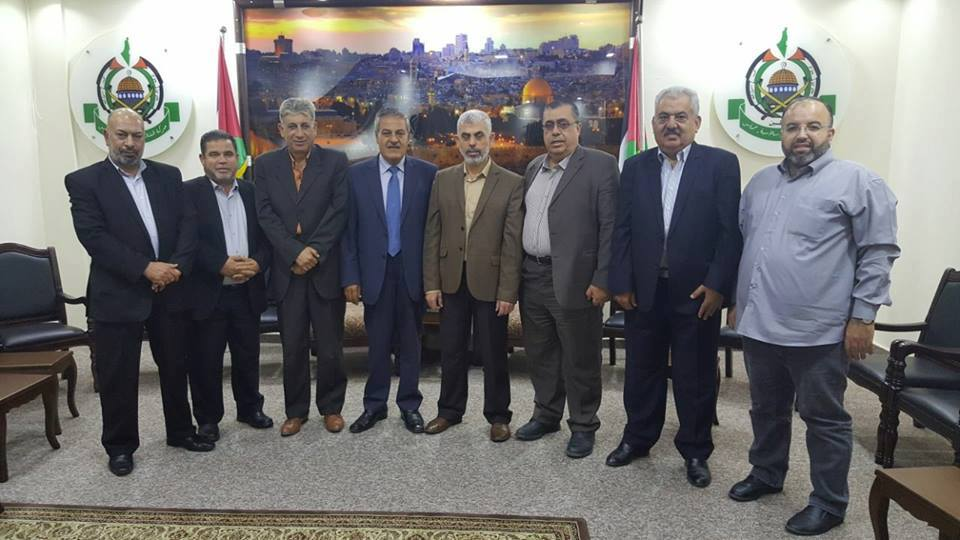 بالصورة: التيار الإصلاحي بحركة فتح يناقش قضايا هامة مع قيادة حماس بغزة