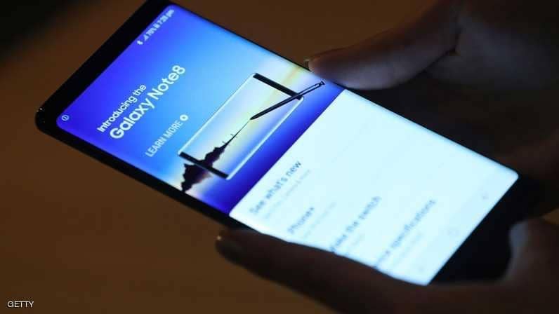 "غالاكسي نوت 8" في مأزق بسبب البطارية.. ومدون يكشف حلا مؤقتا