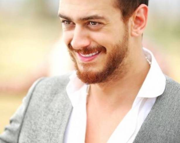 بالصورة: ممثلة شهيرة تُحرج سعد لمجرد وهو في السجن وتفضح المستور!