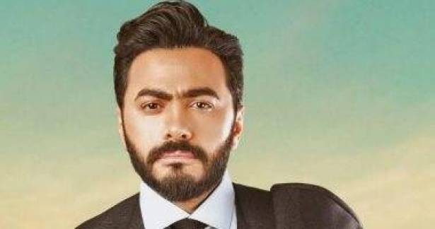 بالفيديو :  فتاة كفيفة تطلب اللقاء بتامر حسني