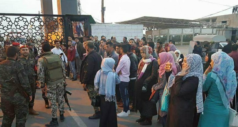 مطالبين بحقهم في السفر