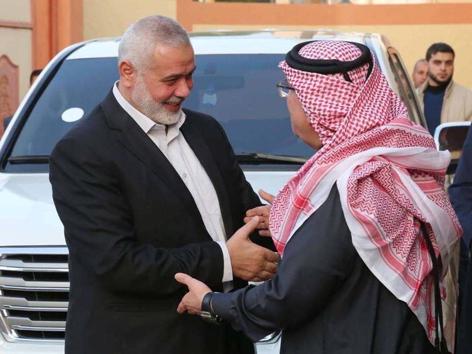 صحيفة عبرية تكشف.. هذا ما طلبه "العمادي" من حماس بشأن نقل الأموال إلى غزّة؟!