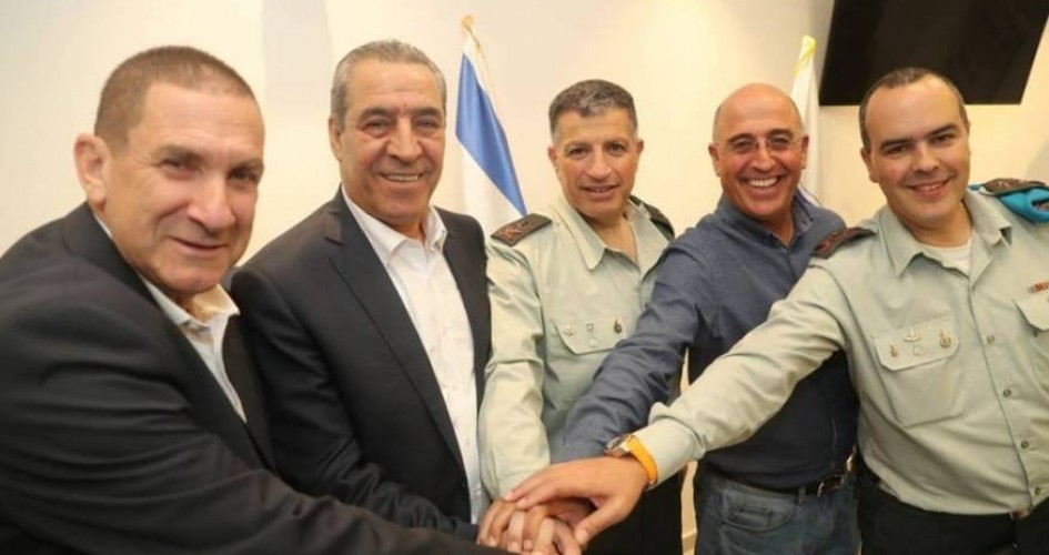 كحلون يجتمع مع وفد من السلطة الفلسطينية لبحث طائرات الورق من غزة