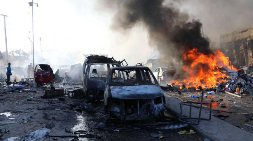 مقتل 100 شخص جراء هجوم بسيارتين مفخختين في مقديشو