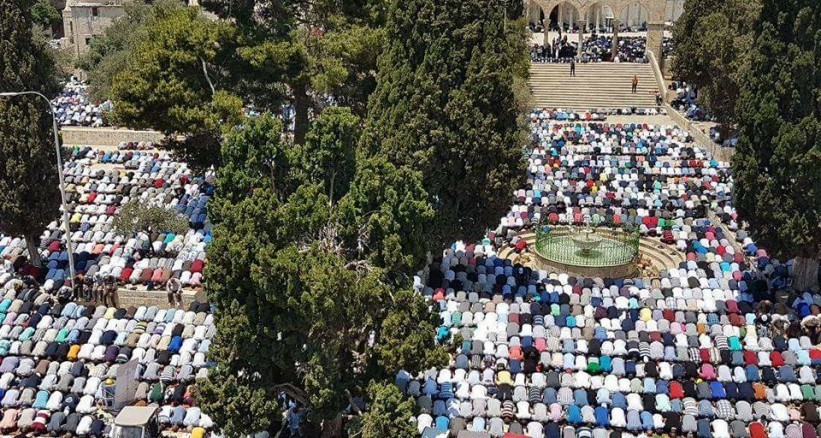 ربع مليون مصلٍ يؤدون الجمعة الأولى من رمضان في رحاب الأقصى