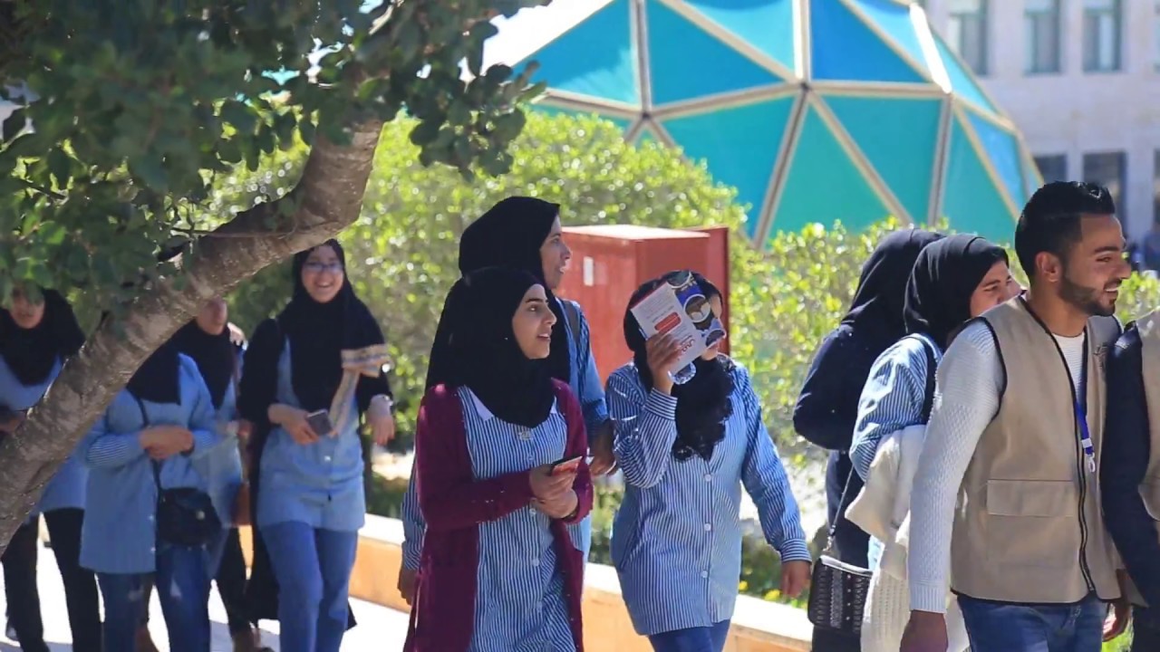 الإحصاء: 27% من طلبة "الإنجاز" توجهوا لدراسة الأعمال التجارية والإدارية عام 2017