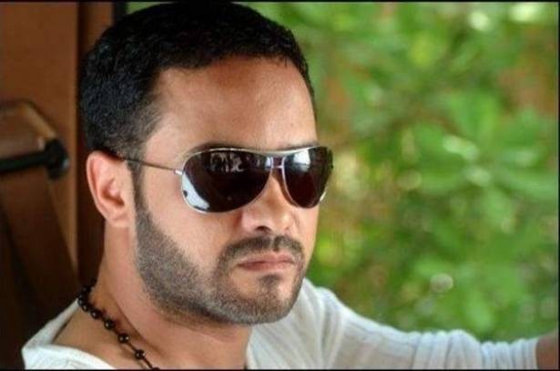 محمد رجب يتعاقد على بطولة "بيكيا"