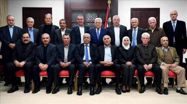 وبعضهم يتواصل مع دحلان
