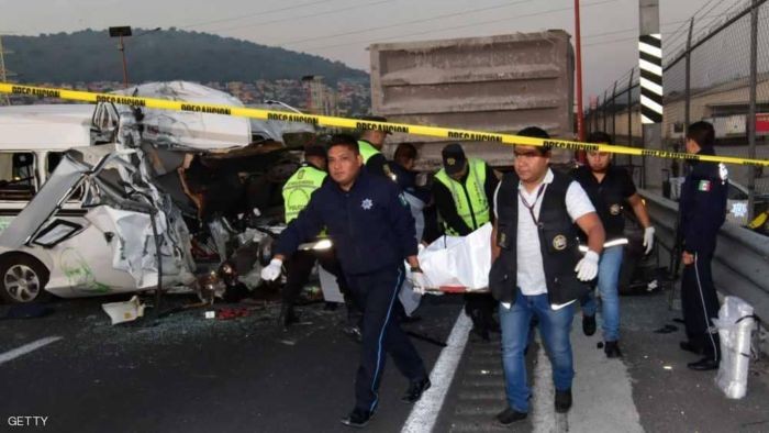 مصرع 13 شخصاً في حادث سير بالمكسيك