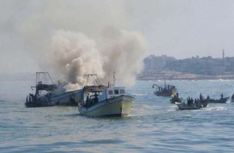 إطلاق نار صوب مراكب الصيادين في بحر شمال القطاع