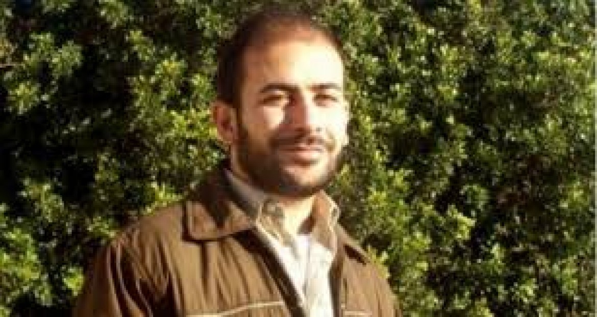 إدارة السجون تمنع والدة القيادي الأسير أيمن اطبيش من زيارته