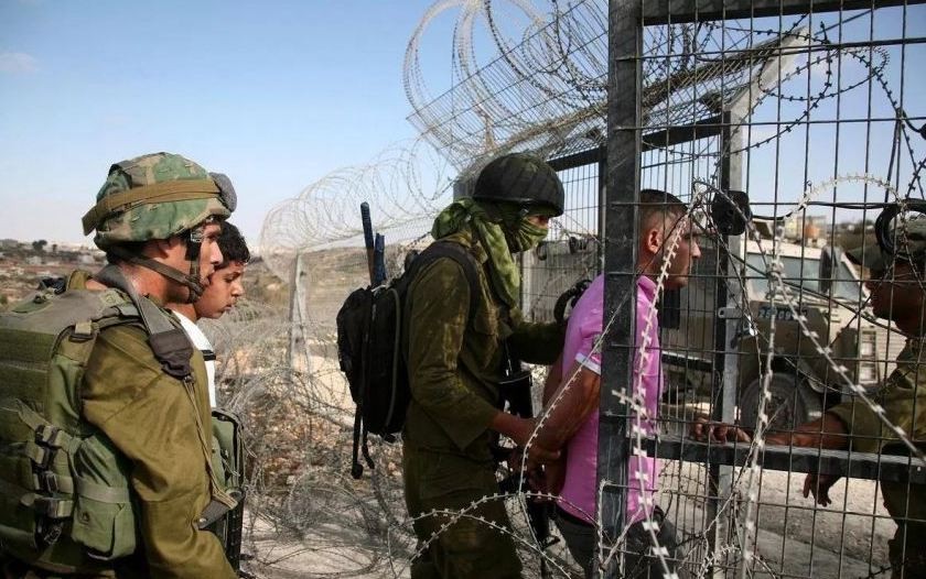 جيش الاحتلال يعتقل فلسطينيًا تسلل جنوبي القطاع