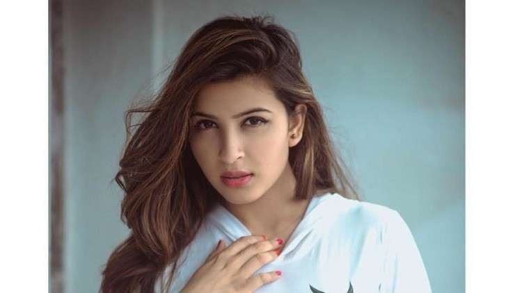 شاهد : مقتل "منسي ديكسيت" هندية بعد رفضها ممارسة الجنس!