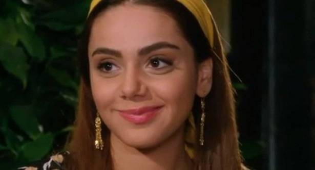 بنت "باب الحارة" تثير غضب السوريين بسبب "تخطي الأدب"