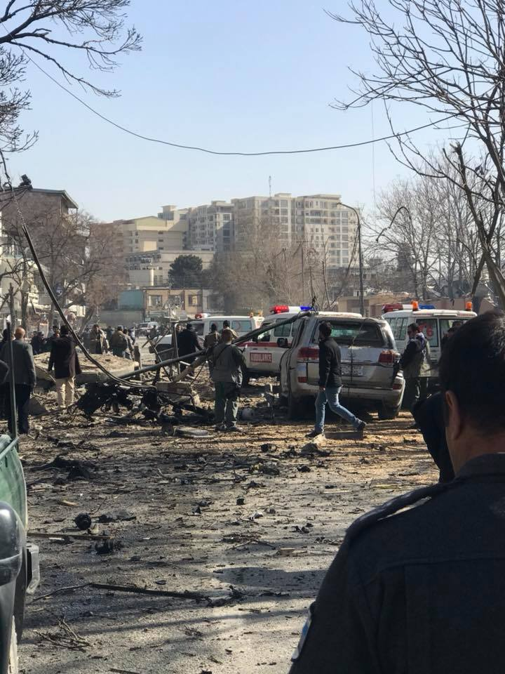 بالصور: عشرات القتلى والجرحى إثر انفجار سيارة في كابول