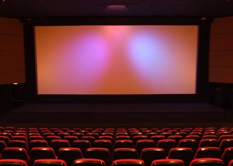 لأول مرة.. فتح دور عرض للسينما بالسعودية مطلع عام 2018