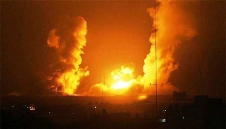 الطيران الإسرائيلي يستهدف مواقع عسكرية وأراضِ زراعية وسط القطاع