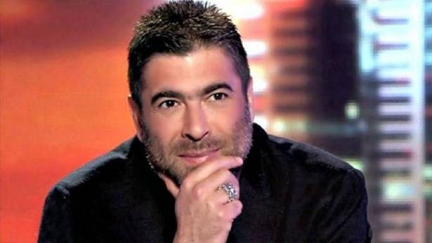 بالصورة.. سيلفي تجمع نيشان ووالد وائل كفوري!