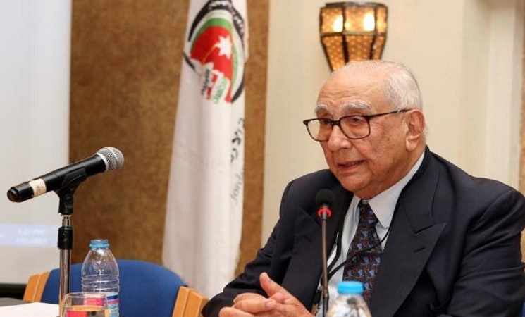 بالفيديو: مسؤول أردني سابق يطالب اللاجئين الفلسطينيين بالقبول ببيع أراضيهم