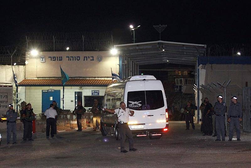 نقل "35" أسيراً إلى سجن "أوهليكدار"