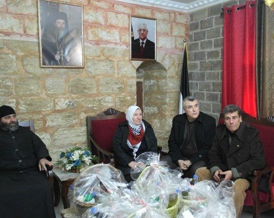 في يوم الأم.. تسليم دور المسنين هدايا مقدمة من الرئيس