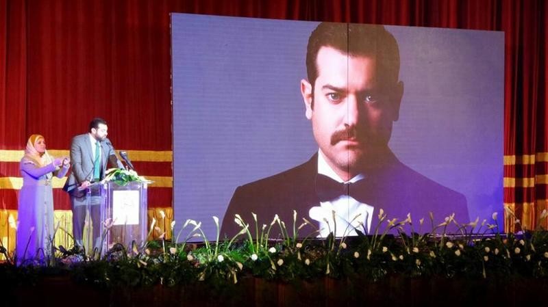 بالصور:في حفل لذوي الإعاقة:ليلى علوي تغامر بالغناء وعمرويوسف يداعب كندة علوش 