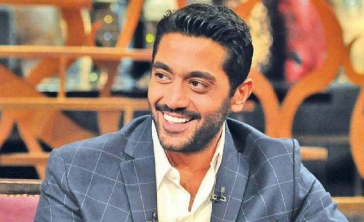 أحمد فلوكس يتعرض لحادث بسيارته..ماذا أصابه؟