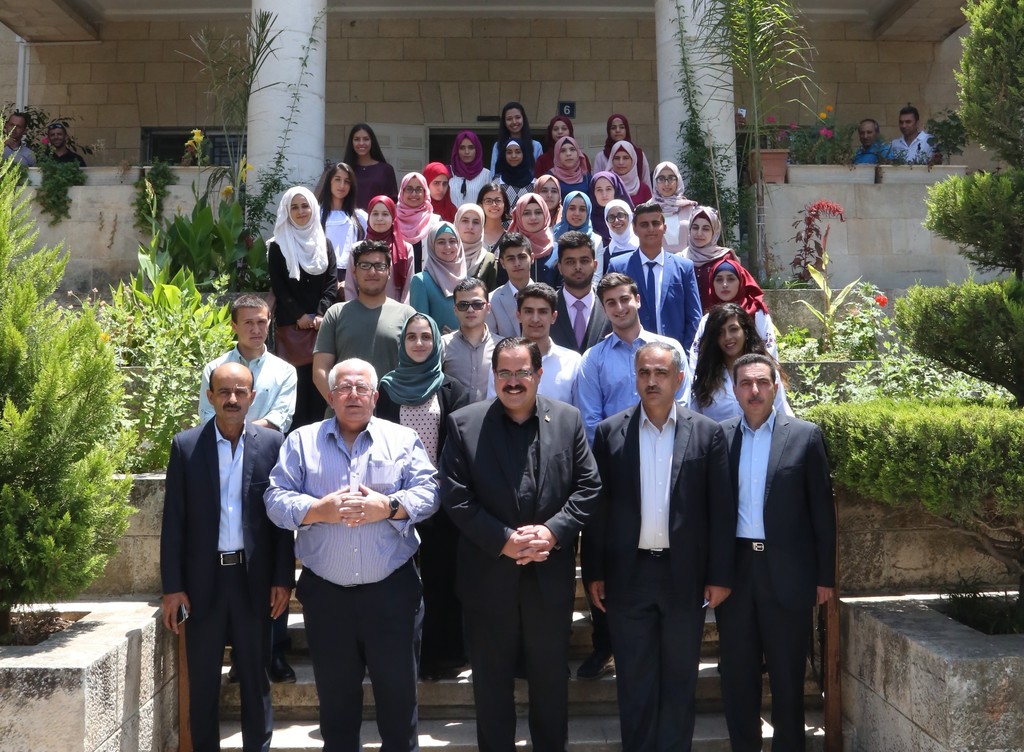 "التربية" تستقبل أوائل "الإنجاز" وتؤكد دعمها للمتفوقين