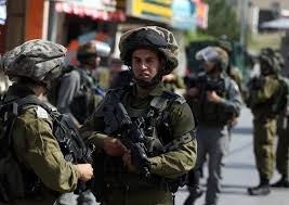 الاحتلال يعتدي على المواطنين غرب جنين وينكل بأحدهم