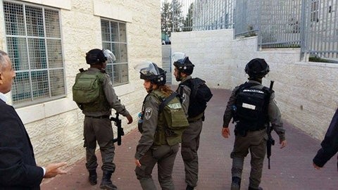 اقتحام قوات الاحتلال لمدرسة إبتدائية بالداخل الفلسطيني