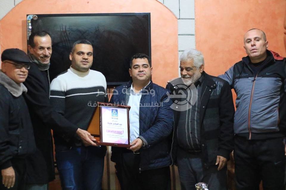 بالصور: تكريم التاجر "أبو دلال" صاحب فكرة #سامح_تؤجر
