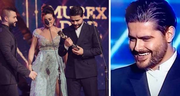 بالفيديو : ناصيف زيتون يثير بلبلة على السجادة الحمراء خلال حفل "موريكس دور"