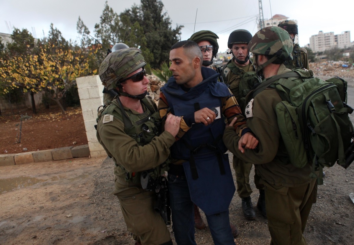 الاحتلال يصعد من ملاحقة الصحفيين الفلسطينيين في يوم التضامن الدولي معهم