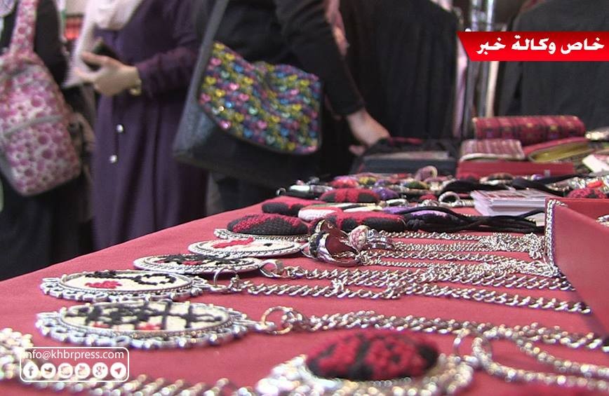 بالفيديو: افتتاح معرض نسوي بغزّة يُسلط الضوء على أعمال المرأة الريادية
