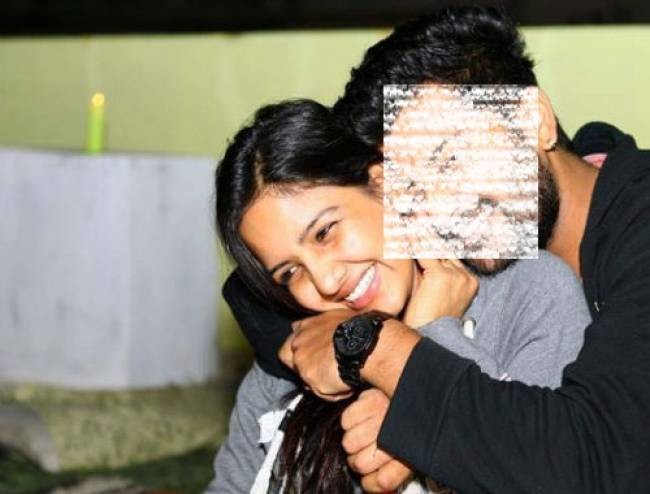 إنتحار ممثل هندي بمروحة سقف منزله!