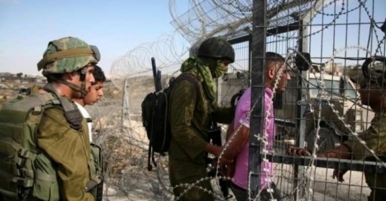 الاحتلال يعتقل فلسطينيين اثنين تسللا من جنوب قطاع غزة