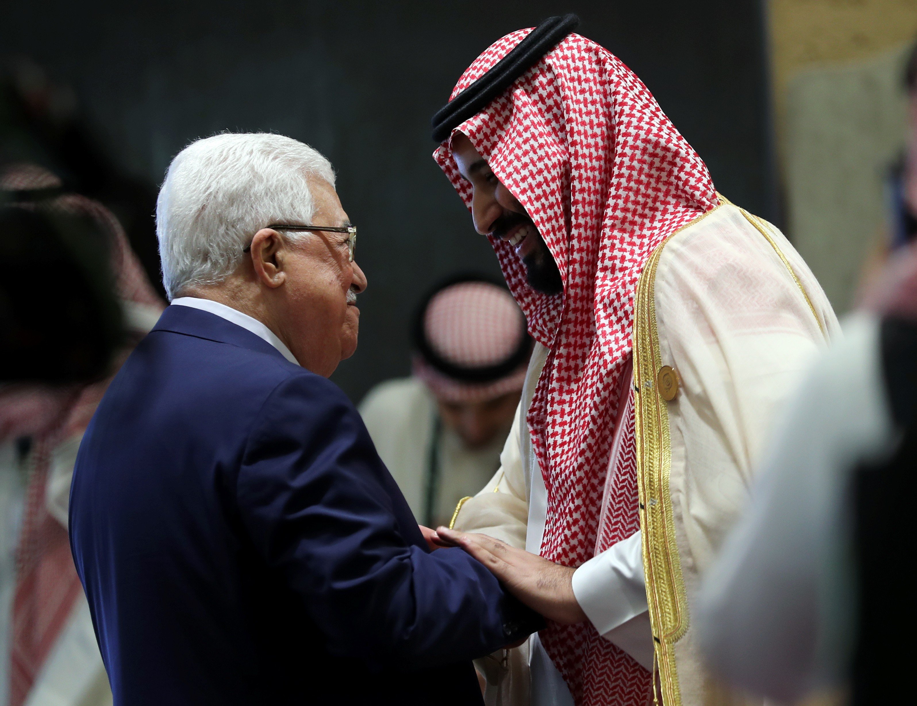 تفاصيل لقاء الرئيس عباس مع ولي العهد السعودي بالرياض