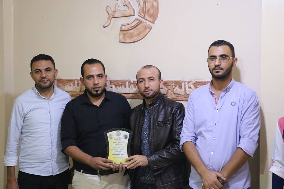 بالصور: وفد من قيادة "الشبيبة" يزور مقر وكالة "خبر" بغزة