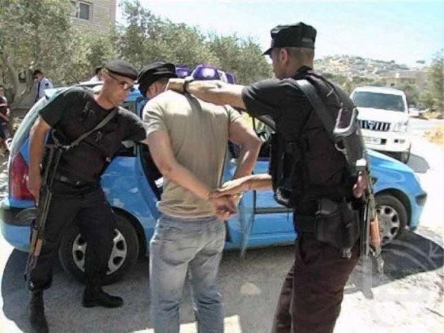 الكشف عن ملابسات سرقة عيادة صحية بالخليل واعتقال المتهمين
