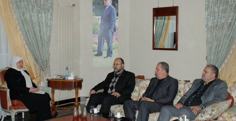 وفد من حماس يلتقي النائب اللبناني بهية الحريري