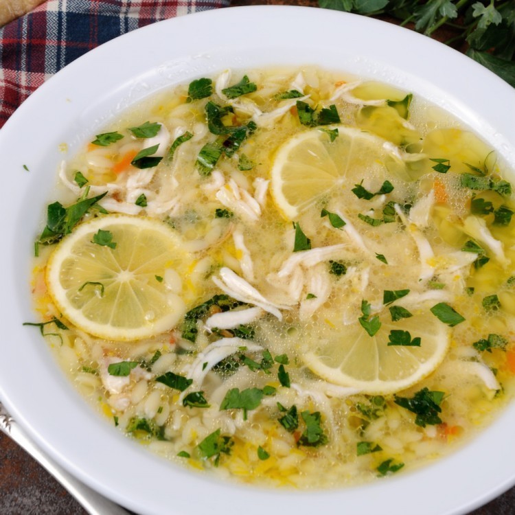  طريقة تحضير شوربة الدجاج بالليمون