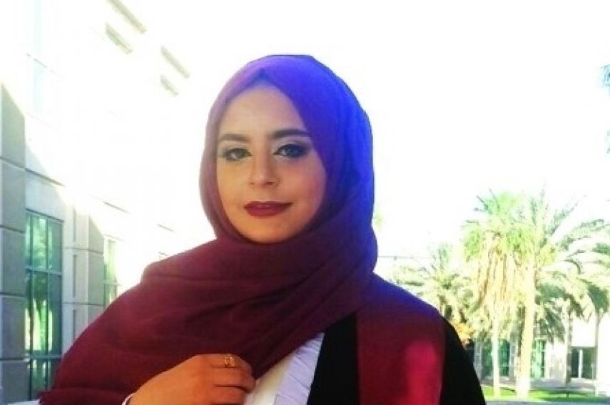 التعليم يهنئ الطالبة روان غزال لحصولها على المركز الأول في الثانوية العامة بالإمارات