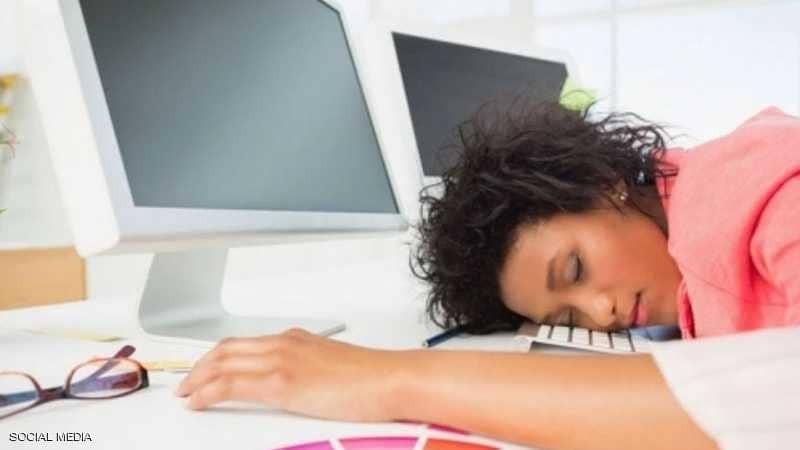 أطعمة تشعرك بالنعاس أثناء العمل.. تجنب تناولها