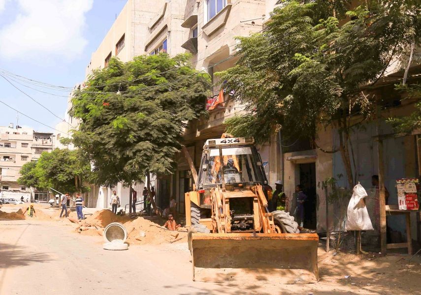 خان يونس: البدء بتنفيذ مشروع إنشاء شبكة صرف صحي بمركز المدينة