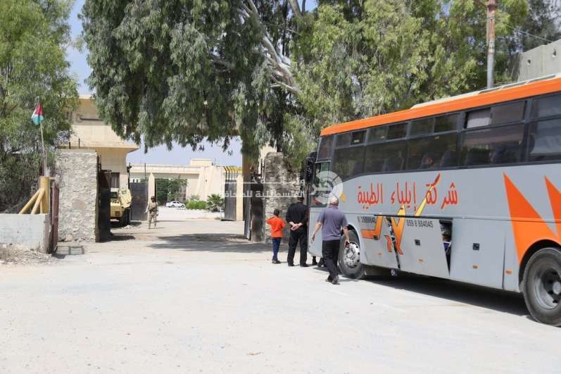 محدث: بدء مغادرة المسافرين في ثاني أيامم فتح معبر رفح استثنائيًا