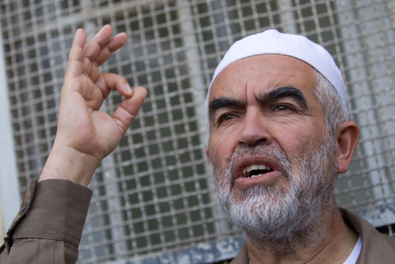 إفطار جماعي أمام سجن رامون تضامناً مع الشيخ "صلاح"