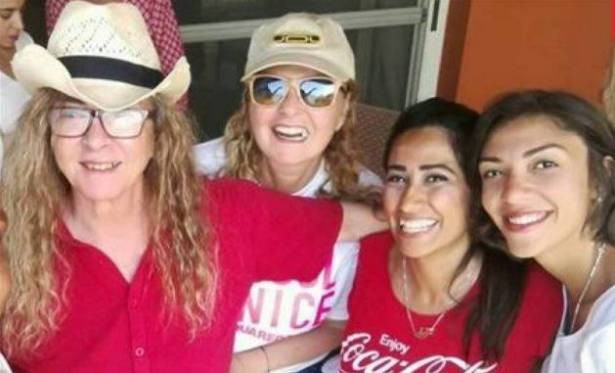 إعلامية تهاجم نجلاء فتحي بكلام جارح بعد نشر صورتها